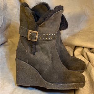 EMU NWOT Sheepskin leather ankle boots wedge EC